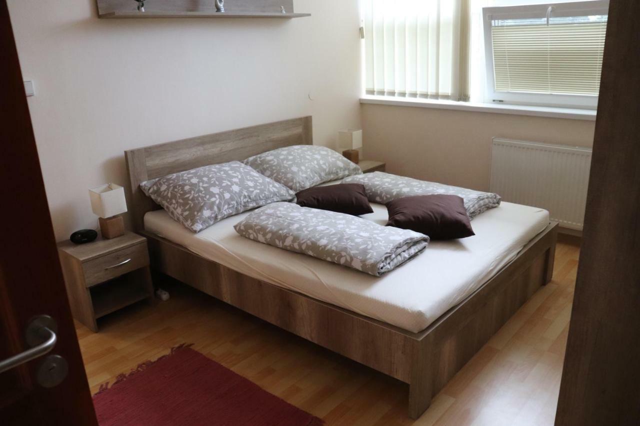 Apartman Lux Presov Ngoại thất bức ảnh